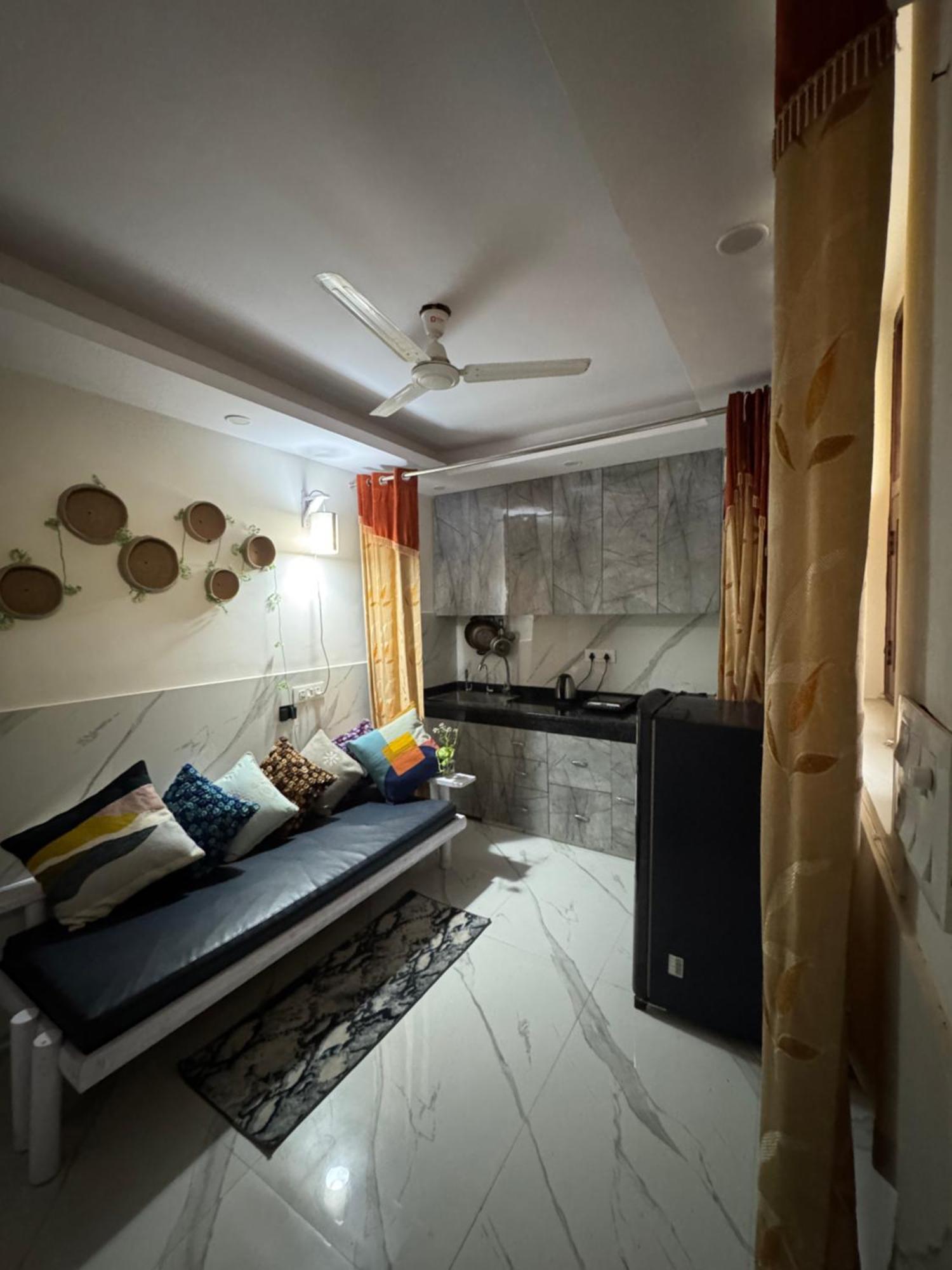 Comfort Corner- Private For Long *